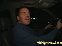 Tussi, Blondine, Auto, Lecken, Masturbation, Ablutschen, Titten