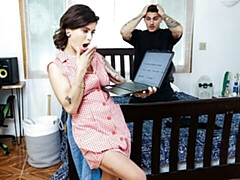 Gros cul, Grosse bite, Gros seins, Sucer une bite, Brunette brune, En levrette, Mère que j'aimerais baiser, Cheveux courts