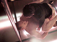 Sucer une bite, Club, Masturbation