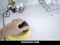 Bruinharig, Sperma in mond, Dochter, Hd, Moeder, Stiefmoeder, Zuigen, Taboe