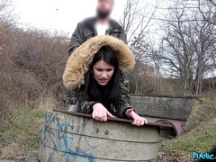 Деньги, На природе, На публике