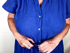 Omie, Rijpe lesbienne, Moeder die ik wil neuken, Moeder, Natuurlijke tieten, Nylonstof, Strippen, Tieten likken