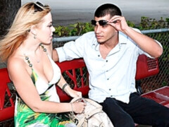 ベッドルーム, デカ尻, デカパイ, フェラチオ, バック, なめる, 淫乱熟女, ショートヘア