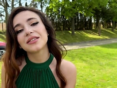 18 ans, Sucer une bite, Européenne, Branlette thaïlandaise, Nylon, Actrice du porno, Séduite, Jarretelles