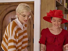 Chica, Tetas grandes, Oficina, Secretaria, Ducha, Uniforme, Bajo la falda