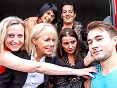 Gros cul, Grosse bite, Gros seins, Sucer une bite, Voiture, En levrette, Mère que j'aimerais baiser, Orgie