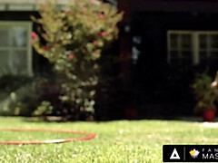 Grosser arsch, Aufs gesicht abspritzen, Hardcore, Lecken, Im freien, Muschi, Jungendliche (18+), Titten