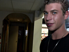 Leie, Blasen, Spermaladung, Schwul, Handjob, Piercing, Tätowierung