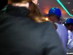 Gek, Schattig, Erotisch, Handbeurt, Naakt, Tepels, Orgie, Klein