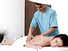 Arsch, Blasen, Braunhaarige, Hundestellung, Massage, Natürlichen titten, Jungendliche (18+), Titten