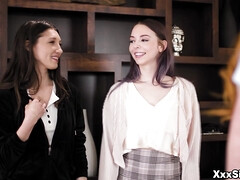 Grosse titten, Braunhaarige, Freundin, Lecken, Milf, Muschi, Rotschopf, Flotter dreier