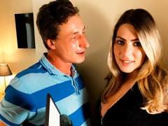 Gros cul, Sucer une bite, En levrette, Fétiche, Branlette thaïlandaise, Masturbation, Mère que j'aimerais baiser, Tatouage