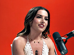 18 jaar, Enthousiasteling, Vingeren, Masturbatie, Kut duiken, Alleen, Tatoeage, Tiener