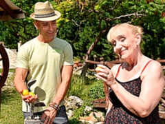 Blasen, Braunhaarige, Doppelpenetration, Handjob, Mann mann frau, Dürr, Flotter dreier, Titten