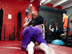 デカ尻, フェラチオ, ラティーナ, 公共