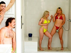 Grosse bite, Blonde, Sucer une bite, Le plan cul à quatre, Seins naturels, Petite femme, Maigrichonne, Nénés