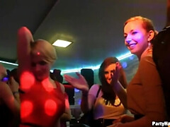 Grote mammen, Blond, Bruinharig, Hd, Hakken, Interraciaal, Feest, Tatoeage