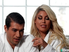 In den arsch, Blasen, Braunhaarige, Hardcore, Küche, Latina, Hausmädchen, Pornostars