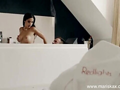 Grosser schwanz, Grosse titten, Blasen, Braunhaarige, Hundestellung, Zierlich