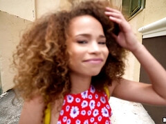 お尻, 茶髪の, 毛深い, アウトドア, パンティ, 小柄, 公共, オマンコ