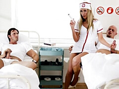 18 jahre, Arsch, Grosser schwanz, Blondine, Blasen, Hundestellung, Krankenschwester, Titten