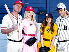 18 ans, Gros cul, Grosse bite, En levrette, Le plan cul à quatre, Seins naturels, Adolescente, Nénés