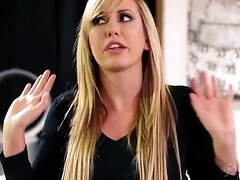 Arsch, Blondine, Lesbisch, Lecken, Orgasmus, Muschi, Stiefmutter, Flotter dreier