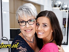 Lécher le cul, Brunette brune, Doigter, Mamie, Lesbienne, Léchez, Mature, Suçant