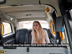 Blonde, Sucer une bite, Britannique, Tir de sperme, Gorge profonde, Femelle, Orgasme, Public