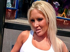 デカ尻, デカパイ, ブロンド, 露出狂, 下着, 淫乱熟女, ヌード, アウトドア