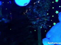 Hinter den kulissen, Grosse titten, Braunhaarige, Vollbusig, Fußfetisch, Spassig, Hd