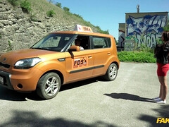 Gros seins, Voiture, Collège université, Nue  à poil, De plein air, Chatte, Rasée, Tatouage