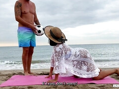 Strand, Braunhaarige, Vollbusig, Besamung, Handjob, Interrassisch, Natürlichen titten, Rasiert