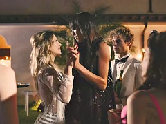 In den arsch, Asiatisch, Grosse titten, Blondine, Blasen, Hardcore, Transfrau