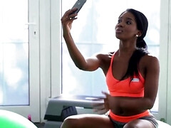 Nana, Noire, Blonde, Noir ébène, Interracial, Lesbienne, Actrice du porno, Plan cul à trois