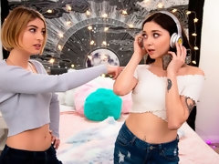 Смазливые, Пальцем, Лесбиянка, Лизание, Бритые, Тощие, Тату, Молоденькие