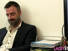 Жопа, Большие сиськи, Британки, Грудастые, Секс без цензуры, В офисе, Чулки, Сиськи