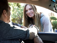 Gros cul, Grosse bite, Gros seins, Sucer une bite, Voiture, En levrette, Maigrichonne, Adolescente