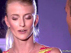 Mooi, Rondborstig, Oudere vrouw, Lesbisch, Rijpe lesbienne, Moeder die ik wil neuken, Moeder, Tiener