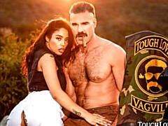 Grote kont, Grote lul, Pijpbeurt, Bruinharig, Hondjeshouding, Buiten, Tiener, Tieten likken