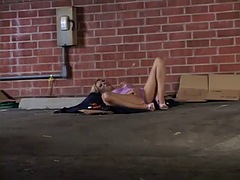 Blonde, Bukkaké, Public