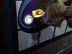 Amateur, Bikini, Petite amie, Pov, Chatte, Maigrichonne, Dormant, Nénés