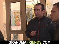 Femme couguar, Gorge profonde, Mature, Mère que j'aimerais baiser, Maman, Réalité, Belle mère, Plan cul à trois