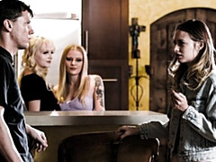 Grosser arsch, Grosser schwanz, Blasen, Hundestellung, Natürlichen titten, Jungendliche (18+), Flotter dreier, Titten