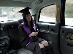 Blasen, Braunhaarige, Spermaladung, Aufs gesicht abspritzen, Öffentlich, Muschi, Rau, Jungendliche (18+)