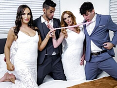 18 jahre, Grosser arsch, Grosse titten, Blasen, Hundestellung, Flotter vierer, Rotschopf, Dürr