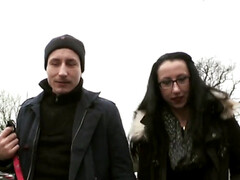 Blasen, Braunhaarige, Auto, Paar, Emotionale dirne, Erstes mal, Brille, Eng