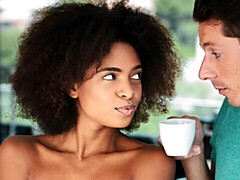 Grosse bite, Gros seins, Sucer une bite, Brunette brune, En levrette, Petite femme, Chatte, Maigrichonne