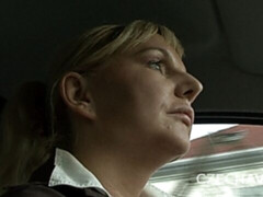 Enthousiasteling, Grote kont, Blond, Auto, Rijpe lesbienne, Natuurlijke tieten, Gezichtspunt, Geschoren