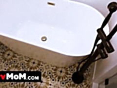 Anal, Cul, Gros cul, Gros seins, Éjaculation interne, Tir de sperme, En levrette, Belle mère